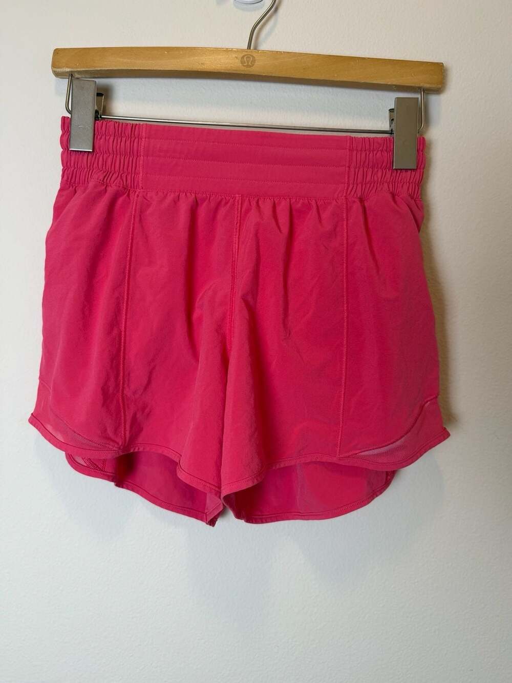 Lululemon Hotty Hot High-Rise Lined Short 2.5" Size 4 Pink